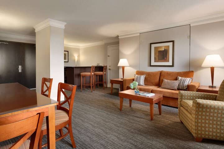 Room 32 of 70
